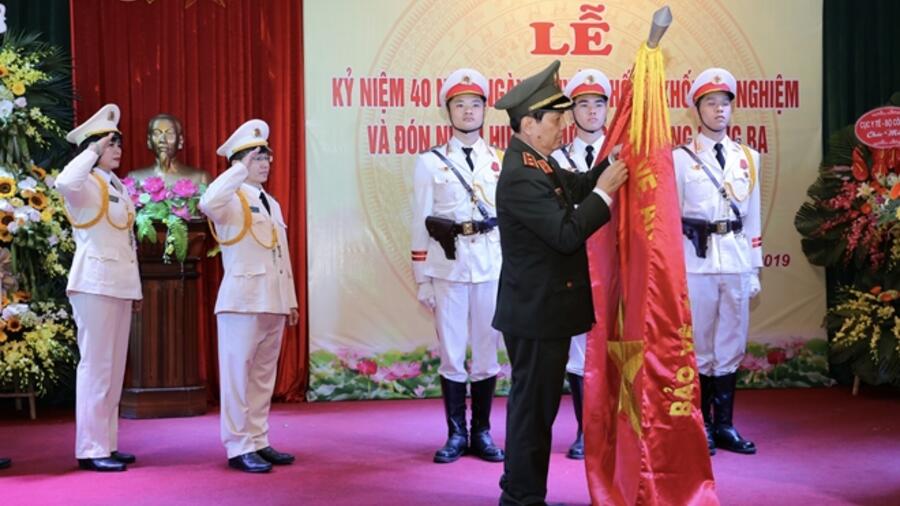 Khối xét nghiệm Bệnh viện 19-8 đón nhận Huân chương Lao động hạng Ba