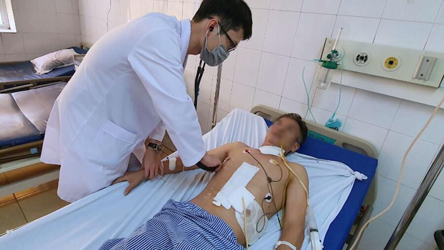 Khoa Ngoại tổng hợp Bệnh viện 19-8 cắt thực quản cho bệnh nhân ung thư bằng phương pháp nội soi