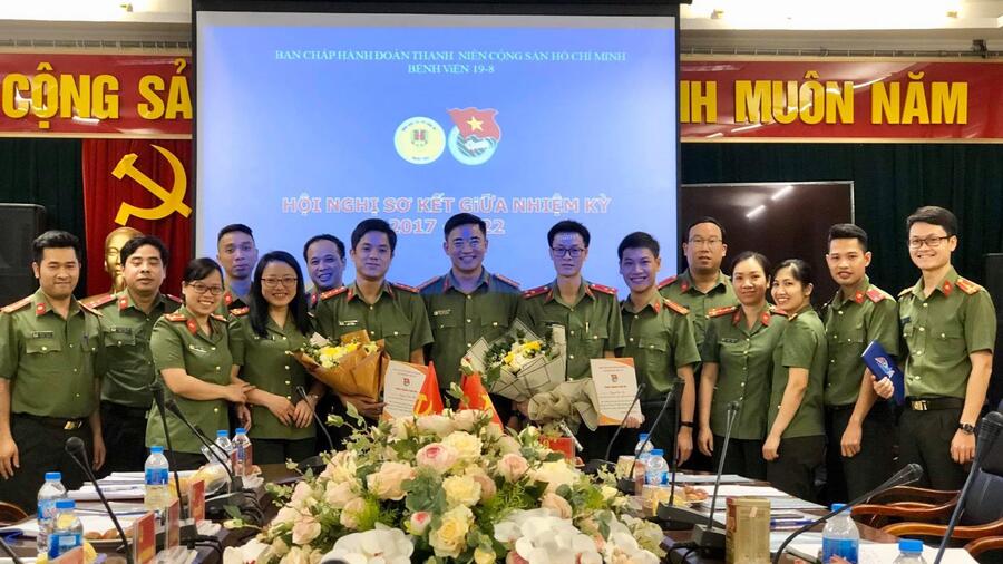 Đoàn thanh niên bệnh viện tổ chức thành công hội nghị giữa nhiệm kỳ