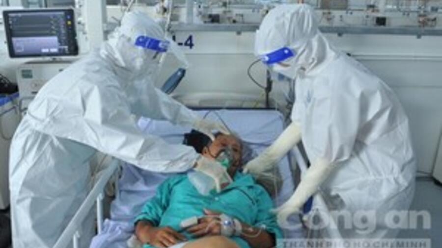 Những hình ảnh xúc động bên trong Bệnh viện dã chiến Phước Lộc